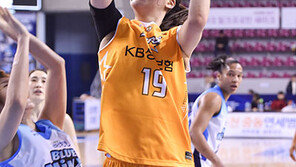 남자농구 선수들도 놀라게 한 박지수의 존재감