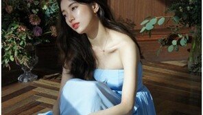 수지, 막 찍어도 ‘여신 미모’ 디디에 두보 비하인드 컷 공개
