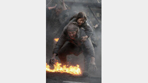 흥행폭주 ‘군함도’의 그늘