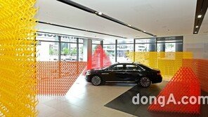 링컨 최고급 세단 컨티넨탈과 값싼 플라스틱의 ‘공존’