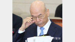 한국당, 이효성 임명 ‘반발’ “文대통령, 높은 지지율에 취해 잘못된 선택”