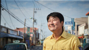 ‘군함도’에 뺏긴 이슈, ‘택시운전사’의 험난한 길