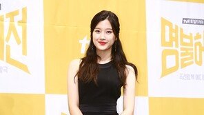 [동아포토]문가영 ‘굴곡진 콜라병 각선미’