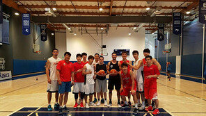 지옥훈련 vs 쉼표…코트 위 여름나기, 누가 웃나