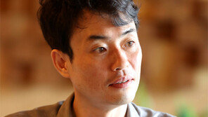 류승완 “군함도는 상업영화… 논란 통해 진가 드러날 것”