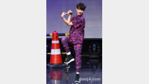 [동아포토]사무엘 ‘피할 수 없는 하트공격~’