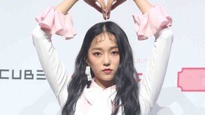 [동아포토]씨엘씨 장예은 ＂사랑해요＂