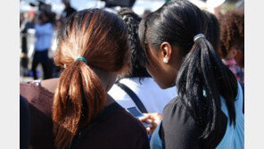 여중생 ‘포니테일’ 금지 이유 논란…목덜미 드러나 男에 성적 자극?