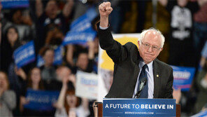 [책의 향기]美 청년들은 왜 ‘비주류’ 샌더스에 열광했나