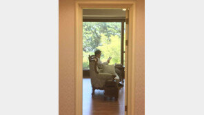 文대통령, 휴가 마치고 업무 복귀 “국정 운영 전력 기울일 것”