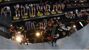 롯데월드 놀이기구 멈춰… “탑승객 1명 내려달라 요청 해 긴급 정지 하려다”