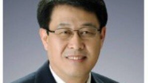 ‘심야 원룸 소동’ 김광수 의원 “선거때 도움 준 여성 자해 막은 것” 해명