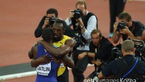 [통신원 리포트] 굿바이! 볼트…라이벌 게이틀린의 큰절 받고 떠나는 황제