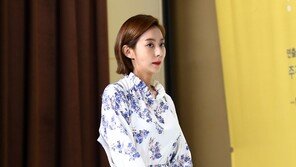 [동아포토]유이 ‘긴장과 함께 굳은 얼굴’