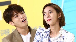 [동아포토]김재중-유이 ‘똘커플 케미’