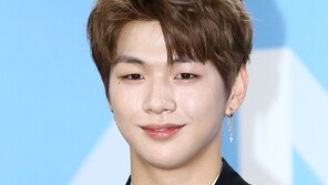 [동아포토]워너원 강다니엘 ‘이 미소 맞지?’