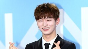[동아포토]워너원 윤지성 ‘미소에서 나오는 예능감’