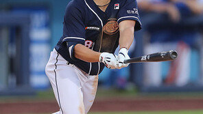 김태형 감독이 칭찬한 류지혁 “긴장되지만 재미있다”