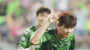 홍명보+최진철… 21세 ‘괴물 수비수’