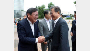 김태년 “문재인 케어 시동…건강보험 있으면 병원비 걱정 없는 나라 만들 것”