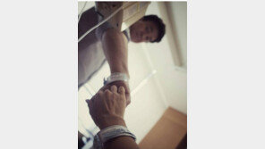 소유진 애틋하게 잡은 백종원의 손 “우리 남편, 자상함으로는 최고”