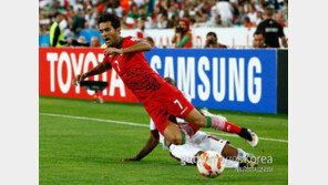 호재 맞은 한국축구…이란, 자국선수 2명 퇴출