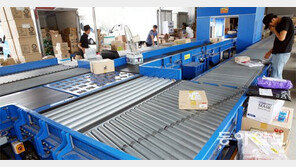 [Tech & Trend]택배 목적지 따라 스스로 분류하고 부피-무게까지 측정해 자동 포장