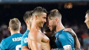 엘클라시코, 호날두 ‘상의 탈의’ + ‘할리우드 액션’ 골 넣고 2분만에 퇴장 