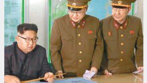 北, 미사일 작전지도 의도적 노출… 美 위협하며 협상 제스처 