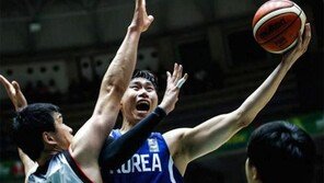 오세근 가로채고 이종현 가로막고