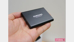 [리뷰] 느리고 약한 외장하드는 가라, 삼성전자 포터블 SSD T5(2TB)