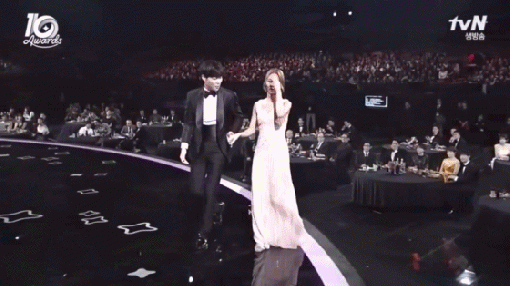 “앗, 나도 모르게 손을…” 류준열♥혜리, 혹시 이때부터?[영상]