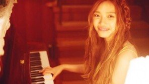 가수 이진아, 피아니스트 신성진과 열애…소속사도 ‘인정’