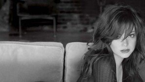 ‘295억’ 엠마 스톤, 전 세계 수입 1위 여배우…1~10위 출연료 보니 ‘억!’