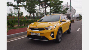 “운전이 너무 편해요” 도심형 소형 SUV 최고 가성비 자랑