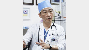 [토요 인터뷰]이국종 “외상센터 의사 1년에 네번 집에 가”