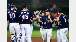 ‘AGAIN 1995?’ 두산, 대역전 우승 시나리오 쓸까