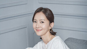 [인터뷰] 염정아 “연기 응원하는 남편 덕에 1년에 작품 한 편씩 결심”