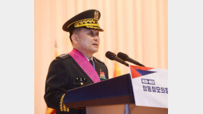 ‘순진 형님’에 해외여행 깜짝 선물한 문재인 대통령