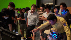 송강호 파워+쏠쏠한 재미…50대도 “택시”