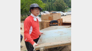 봉사단체, 경비함 타고 독도탐방…양승조 의원도 경비함에 몸 실어