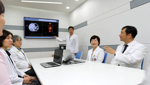 [헬스동아]개인 맞춤형 포괄적 치료시스템깵 환자가 감동하는 암 치료 실현