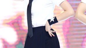 [동아포토]다이아 유니스 ‘듣고싶어~’