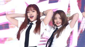 [동아포토]다이아 은진-솜이 ‘자신있게~’