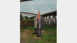 오혁, 오버핏 패션에 누리꾼 엇갈린 반응…“최홍만 옷?”VS“패션 센스”