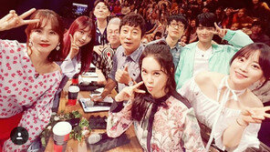 [#해시태그 컷] 한 자리에 뭉친 수상한 가수들 “김치!”