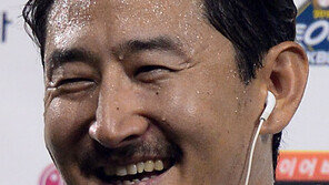 6시즌 연속 150안타 눈앞 박용택… 왼손 최초 8년 연속 10승 장원준… ‘박장대소’