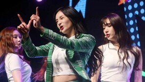 [동아포토]프리스틴 결경, 반전매력.. 시크에서 상큼발랄