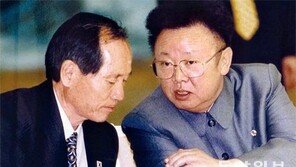 “밤새 기차로 달려 김정일 만나 군사회담 성사”