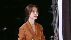 [동아포토]고우리 ‘은근히 과감한 가을여자’